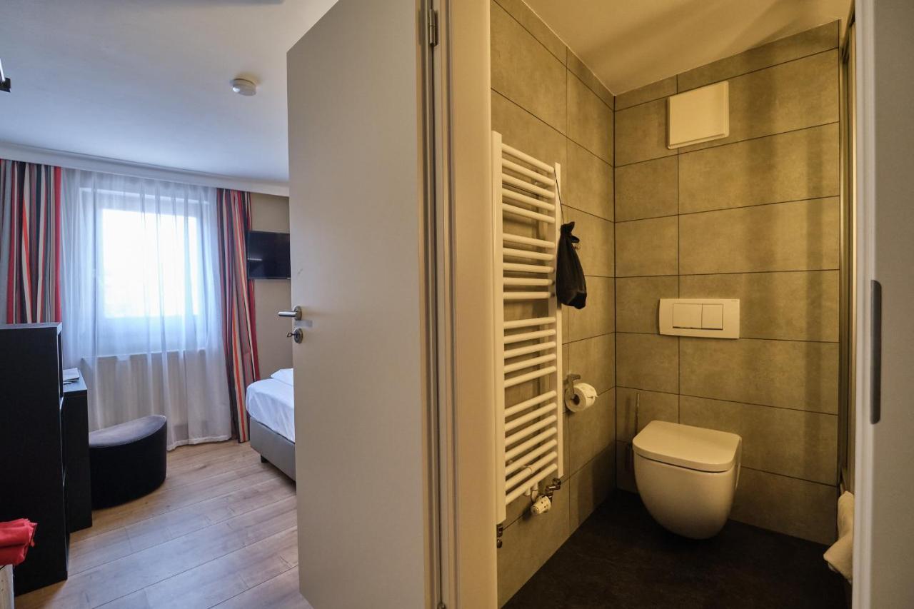Hotel Roter Hahn Ratisbonne Extérieur photo