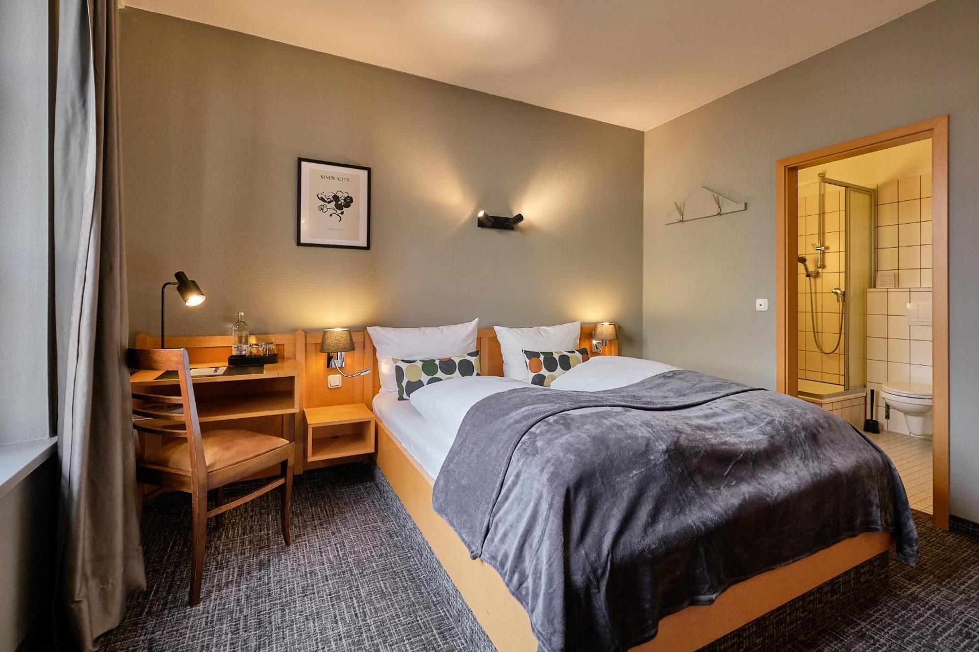 Hotel Roter Hahn Ratisbonne Extérieur photo
