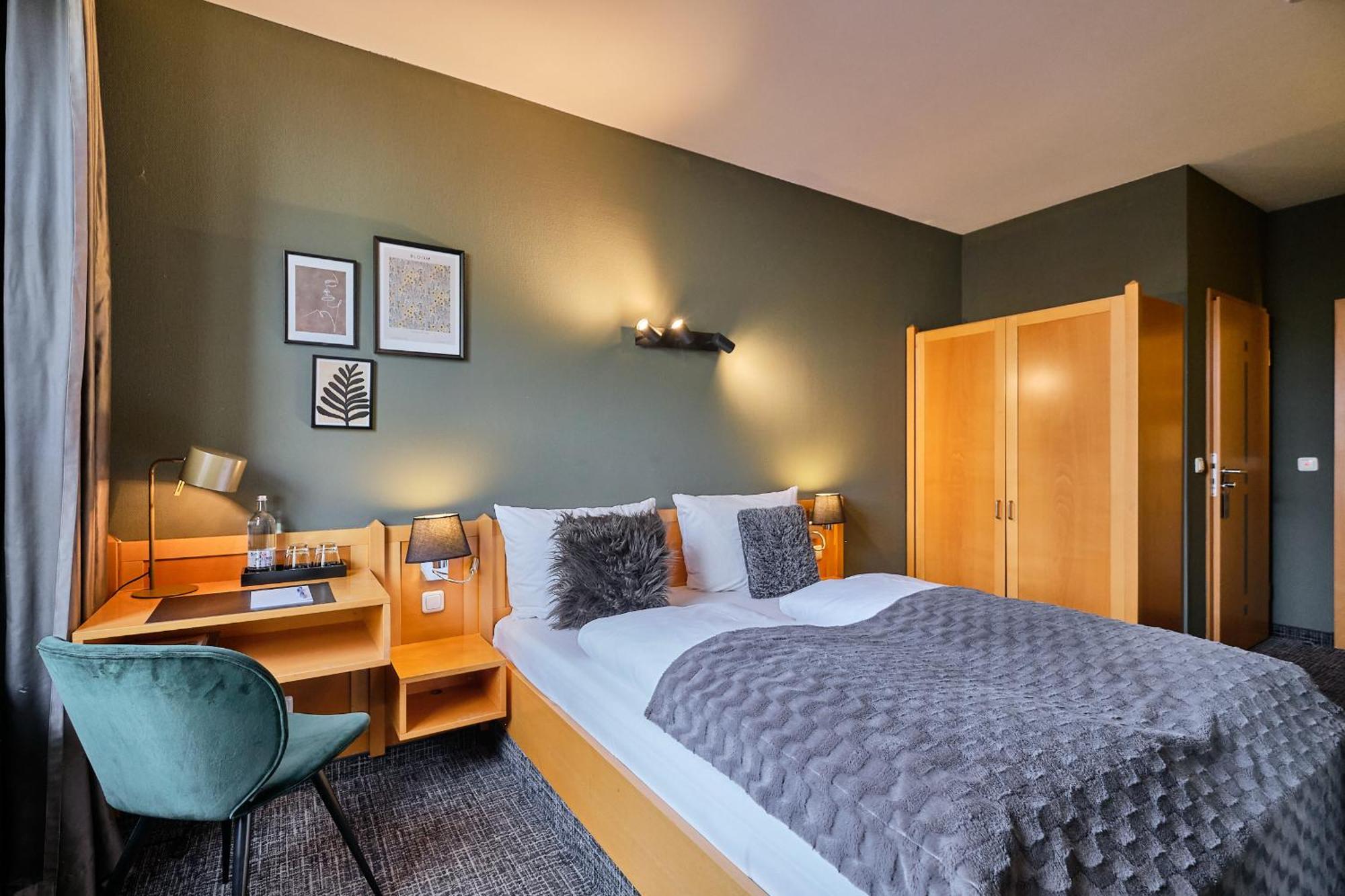 Hotel Roter Hahn Ratisbonne Extérieur photo