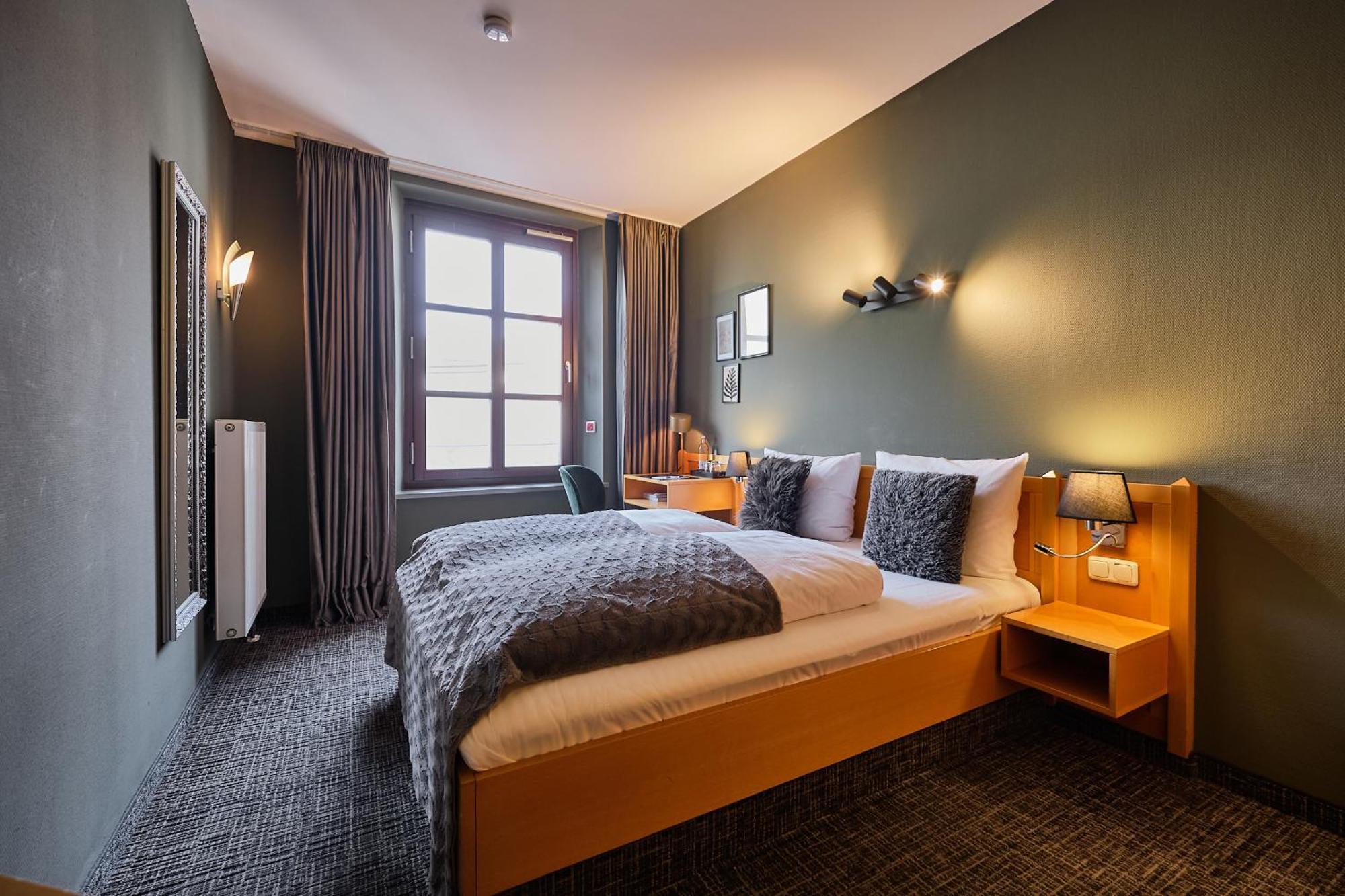 Hotel Roter Hahn Ratisbonne Extérieur photo