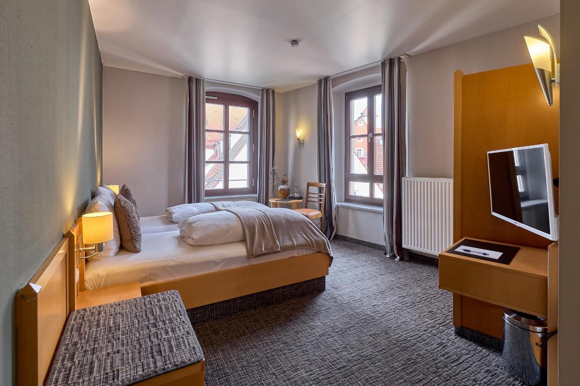 Hotel Roter Hahn Ratisbonne Extérieur photo